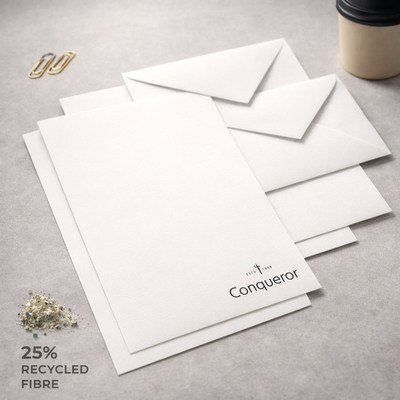 Conqueror Wove 25% Recycled – papier de création vélin avec 25 % recyclé, certifié FSC, pour communication professionnelle responsable.