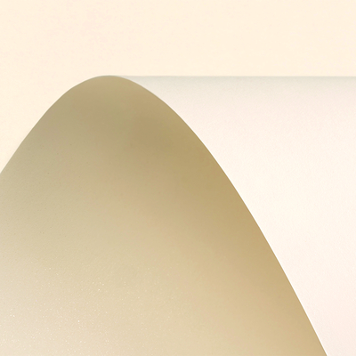 Papier Curious Metallics Cryogen White 250g/m² 640mm x 900mm Paquet de 125 feuilles