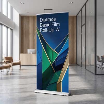 Roll-Up Diatrace Basic Film W avec vue urbaine et lumière naturelle pour salons professionnels - Support publicitaire élégant et facile à transporter