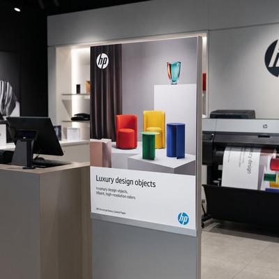 HP Universal Heavyweight Coated Paper pour panneaux de présentation et PLV intérieure haute résolution