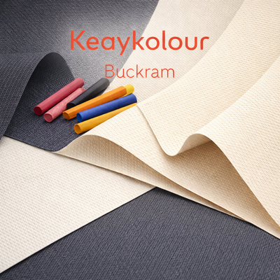 Keaykolour Buckram – papier non couché rigide à texture gaufrée type lin, disponible en 340 g/m², pour impressions et transformations professionnelles.