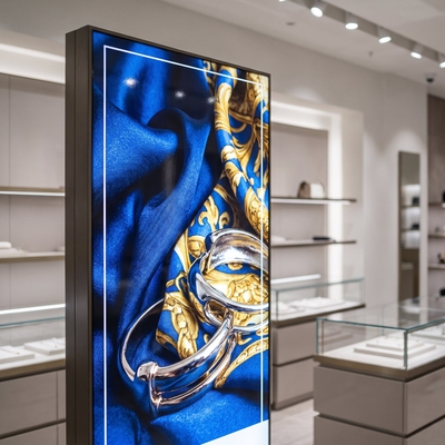 KernowJet Opaline Gloss 201 – film synthétique brillant pour affichage rétroéclairé en magasin