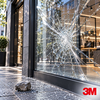 Impact de pierre sur vitrage protégé par le film transparent anti-effraction 3M Safety S80 retardateur d'effraction";13.1;282492;PI;LOSO_MI2_3M_Safety_Window_Film_Safety_S80_03.jpg;French;Impact de pierre sur vitrage protégé par le film transparent anti-effraction 3M Safety S80 retardateur d'effraction"