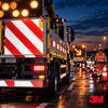 Signalisation de sécurité haute visibilité 3M Scotchlite 823i sur véhicule d'intervention en zone de chantier