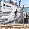 Bannière Diatrace Texbanner W avec scène de volleyball sur plage - Solution durable pour signalétique d'événements sportifs
