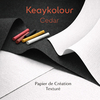 Keaykolour Cedar est un papier de création texturé, teinté dans la masse, doté d’un gaufrage fin et naturel évoquant l’aspect du bois de cèdre